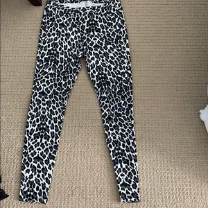 HUE leggings. Chetah print.